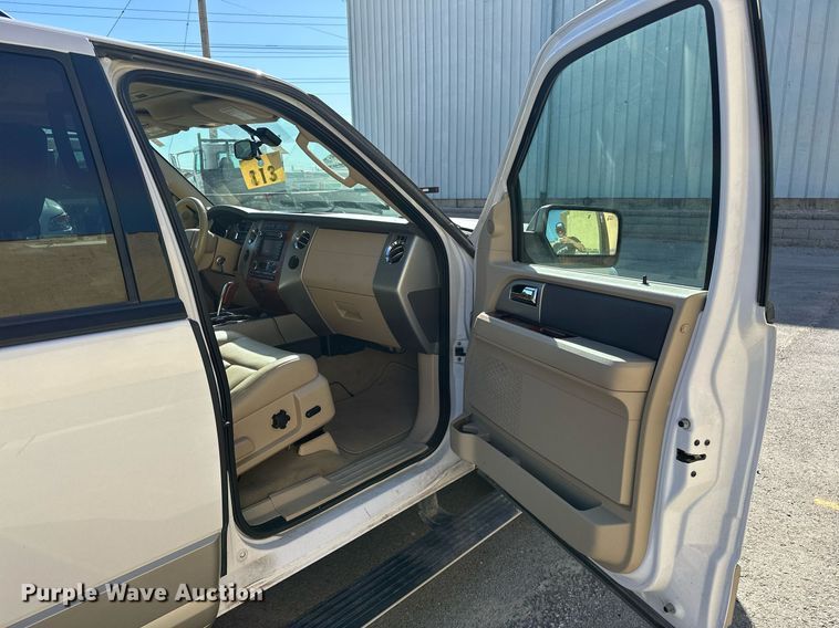 image for item NQ9420 2010 Ford Expedition  SUV