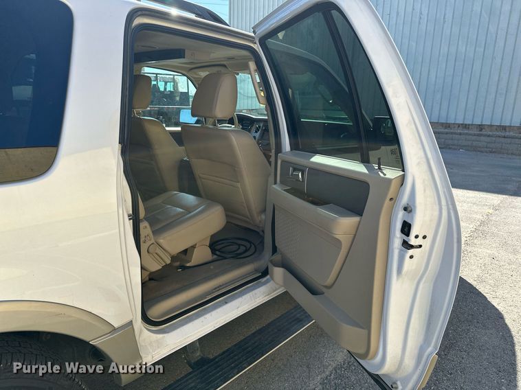 image for item NQ9420 2010 Ford Expedition  SUV