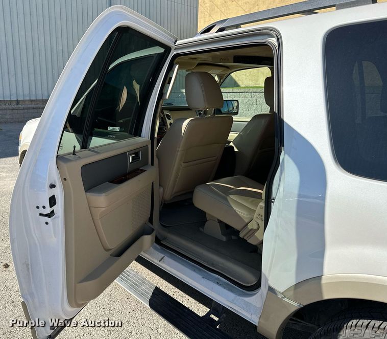 image for item NQ9420 2010 Ford Expedition  SUV
