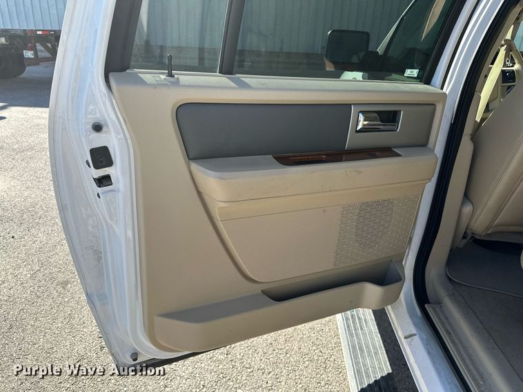 image for item NQ9420 2010 Ford Expedition  SUV