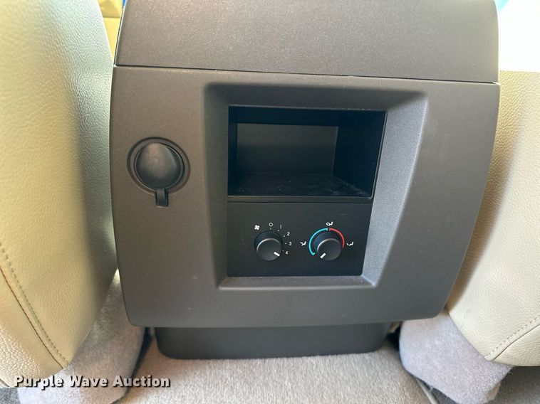 image for item NQ9420 2010 Ford Expedition  SUV