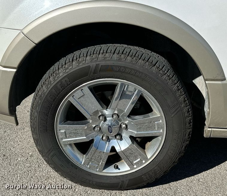 image for item NQ9420 2010 Ford Expedition  SUV