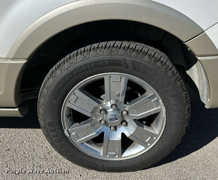 image for item NQ9420 2010 Ford Expedition  SUV