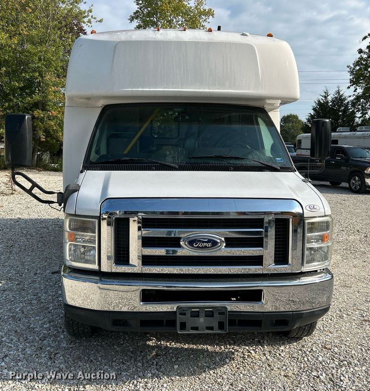 image for item NQ9837 2012 Elkhart  shuttle bus