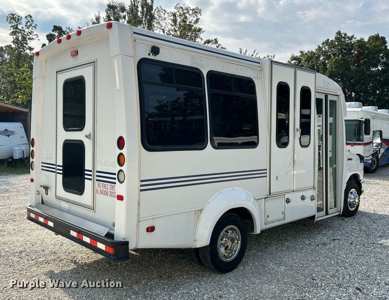 image for item NQ9837 2012 Elkhart  shuttle bus