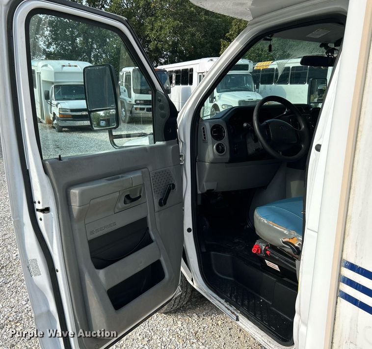 image for item NQ9837 2012 Elkhart  shuttle bus