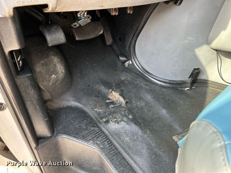 image for item NQ9837 2012 Elkhart  shuttle bus