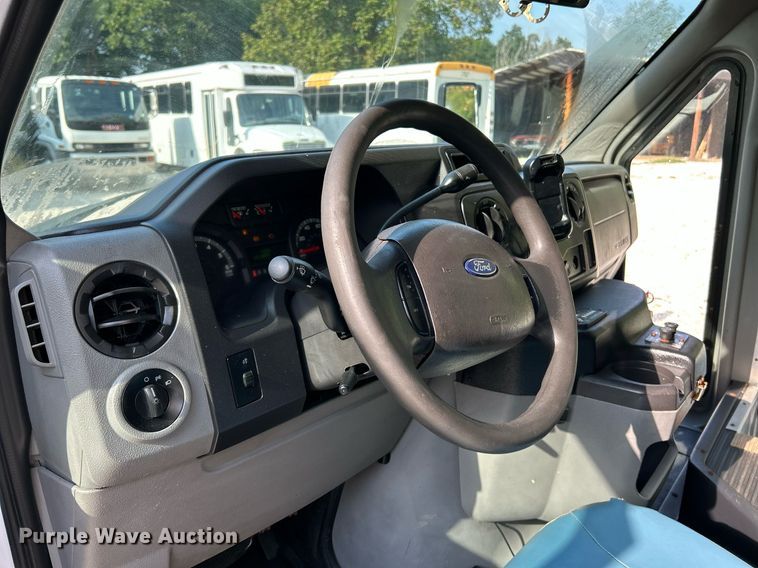 image for item NQ9837 2012 Elkhart  shuttle bus