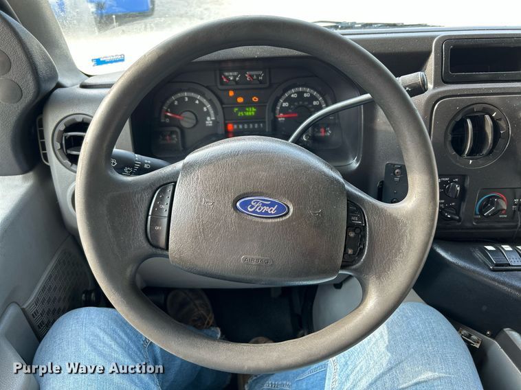 image for item NQ9837 2012 Elkhart  shuttle bus