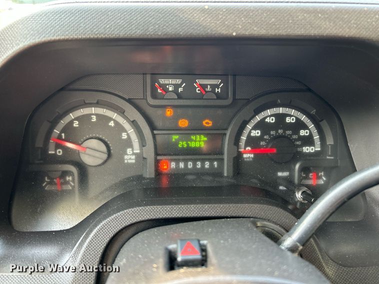 image for item NQ9837 2012 Elkhart  shuttle bus