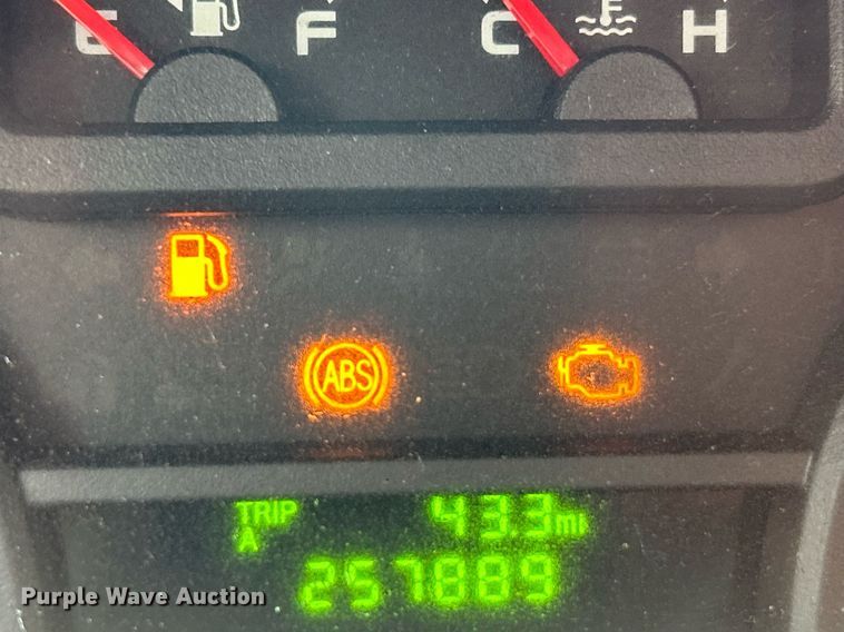 image for item NQ9837 2012 Elkhart  shuttle bus