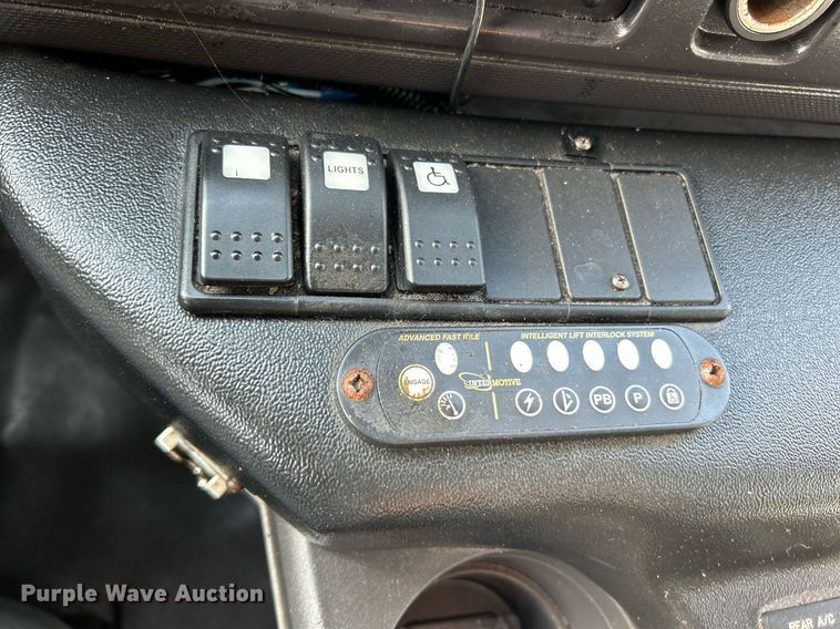 image for item NQ9837 2012 Elkhart  shuttle bus