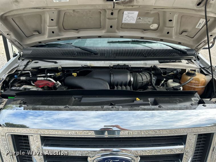 image for item NQ9837 2012 Elkhart  shuttle bus