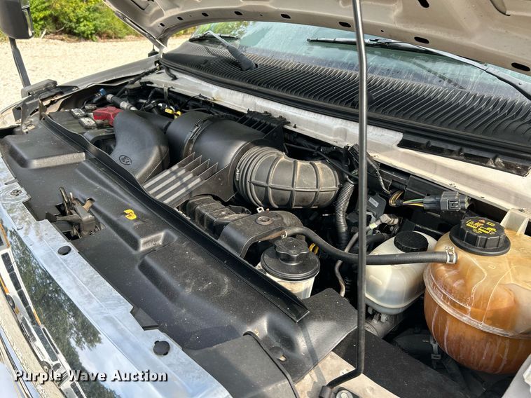 image for item NQ9837 2012 Elkhart  shuttle bus