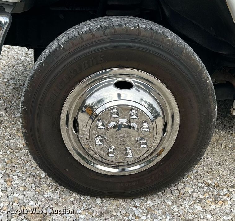 image for item NQ9837 2012 Elkhart  shuttle bus