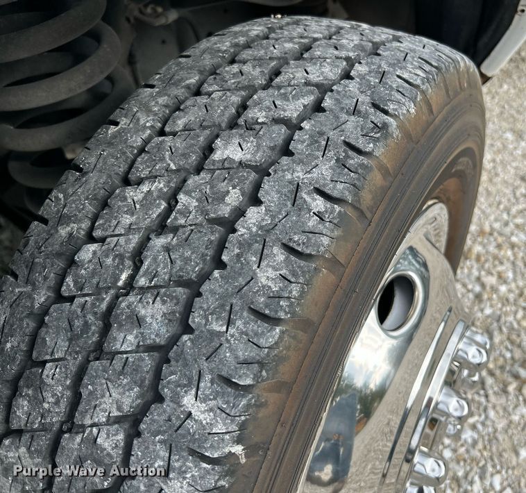 image for item NQ9837 2012 Elkhart  shuttle bus