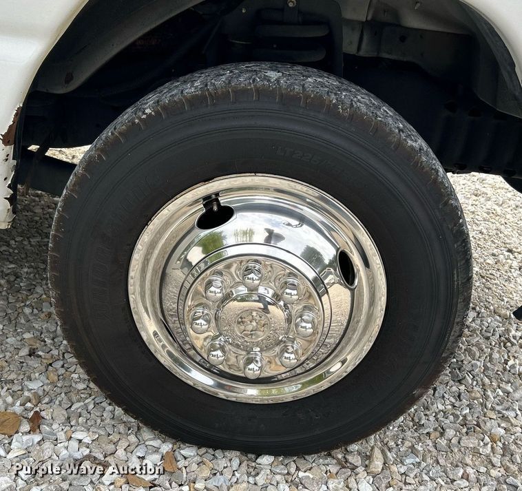 image for item NQ9837 2012 Elkhart  shuttle bus