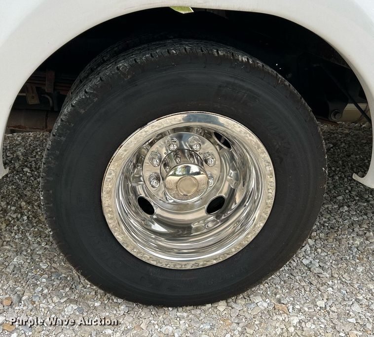 image for item NQ9837 2012 Elkhart  shuttle bus