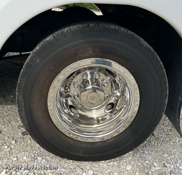 image for item NQ9837 2012 Elkhart  shuttle bus