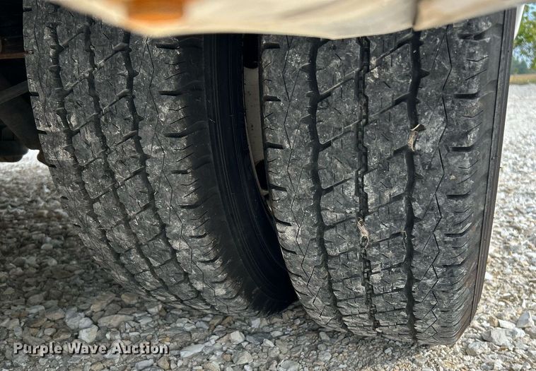 image for item NQ9837 2012 Elkhart  shuttle bus