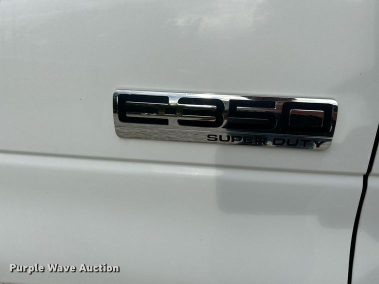 image for item NQ9837 2012 Elkhart  shuttle bus