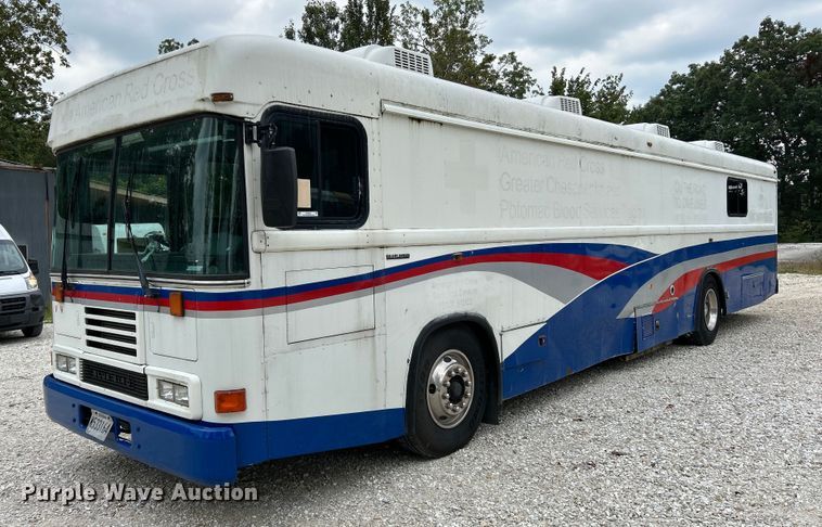 image for item NQ9838 2000 Blue Bird  blood donation bus