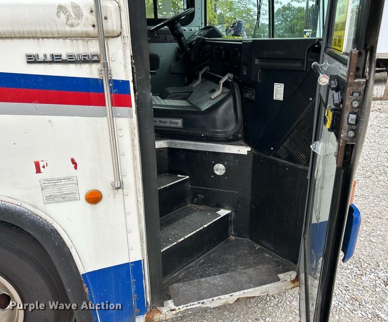 image for item NQ9838 2000 Blue Bird  blood donation bus