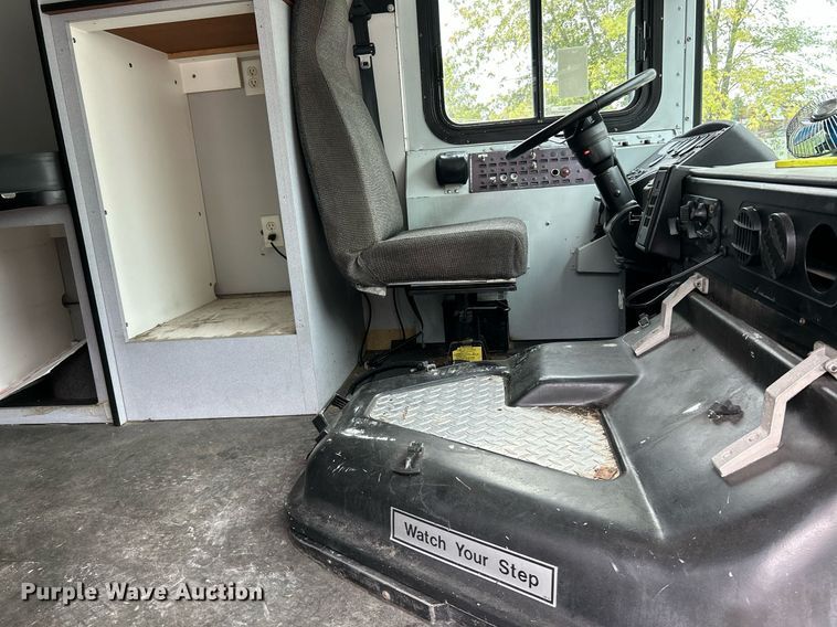 image for item NQ9838 2000 Blue Bird  blood donation bus