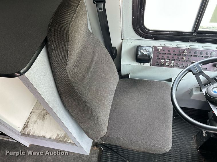 image for item NQ9838 2000 Blue Bird  blood donation bus