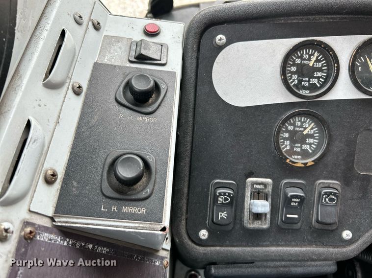 image for item NQ9838 2000 Blue Bird  blood donation bus