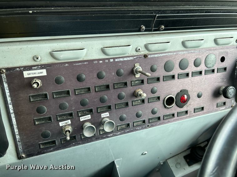 image for item NQ9838 2000 Blue Bird  blood donation bus