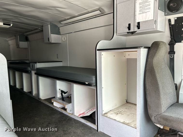 image for item NQ9838 2000 Blue Bird  blood donation bus