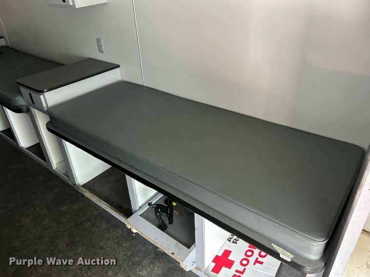 image for item NQ9838 2000 Blue Bird  blood donation bus