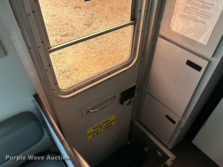 image for item NQ9838 2000 Blue Bird  blood donation bus