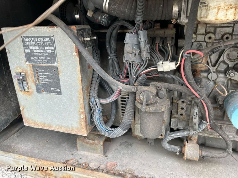 image for item NQ9838 2000 Blue Bird  blood donation bus