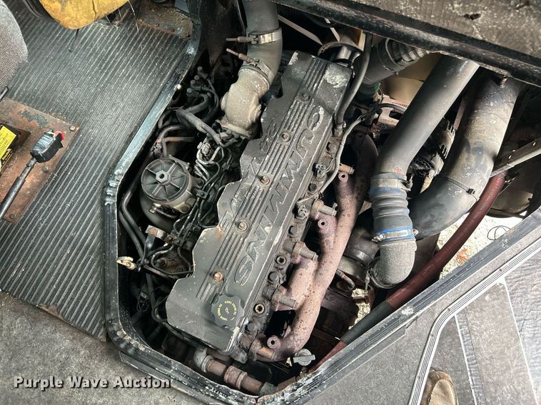 image for item NQ9838 2000 Blue Bird  blood donation bus