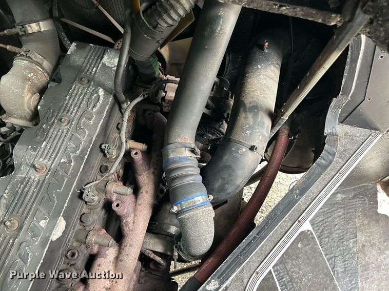 image for item NQ9838 2000 Blue Bird  blood donation bus