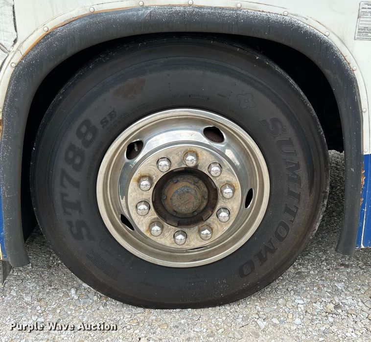 image for item NQ9838 2000 Blue Bird  blood donation bus