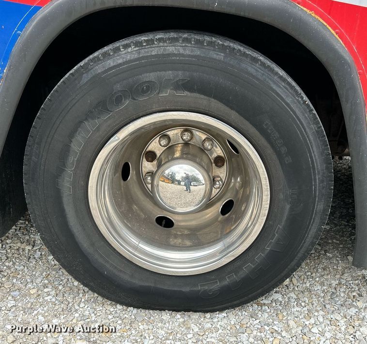 image for item NQ9838 2000 Blue Bird  blood donation bus