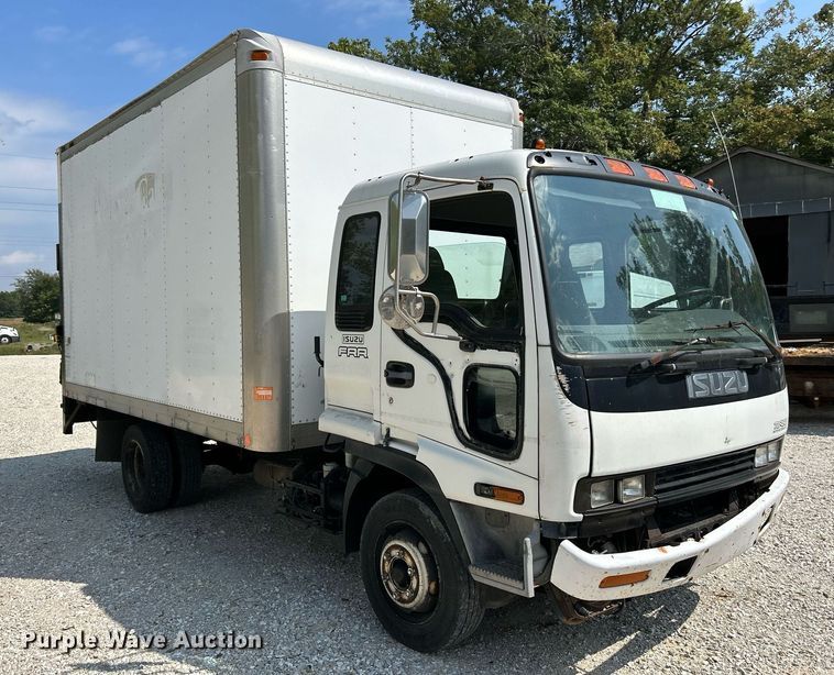 image for item NQ9839 2001 Isuzu FRR  box truck