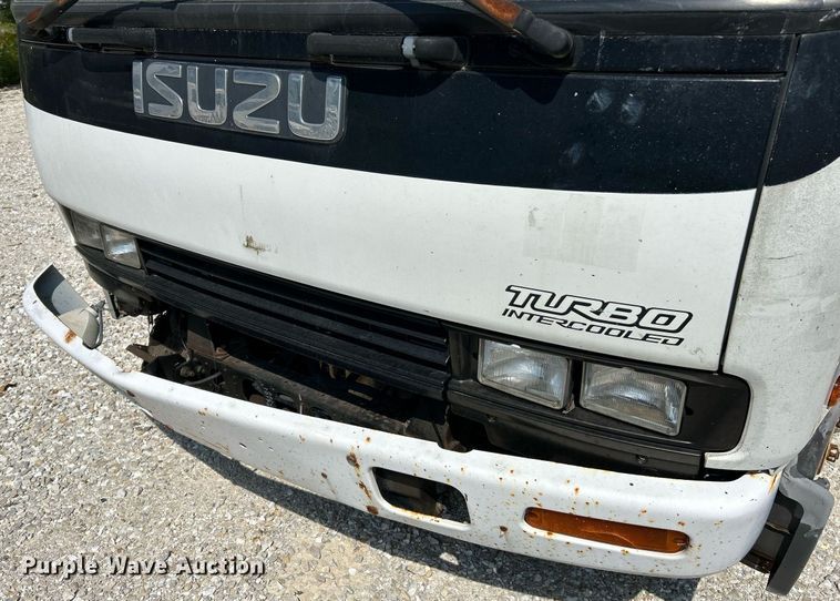 image for item NQ9839 2001 Isuzu FRR  box truck