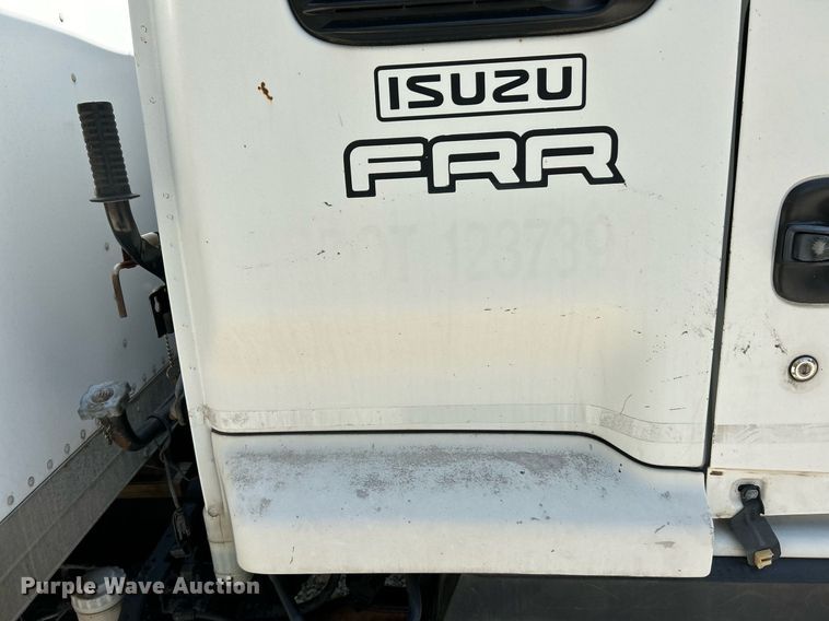 image for item NQ9839 2001 Isuzu FRR  box truck