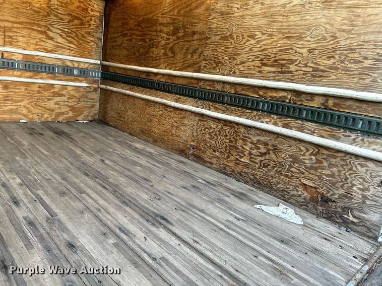 image for item NQ9839 2001 Isuzu FRR  box truck