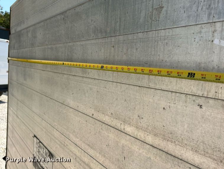 image for item NQ9839 2001 Isuzu FRR  box truck