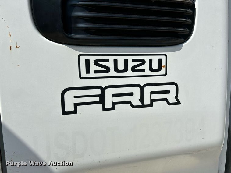 image for item NQ9839 2001 Isuzu FRR  box truck