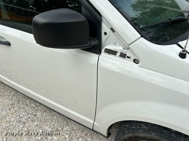 image for item NQ9840 2010 Dodge Grand Caravan  van