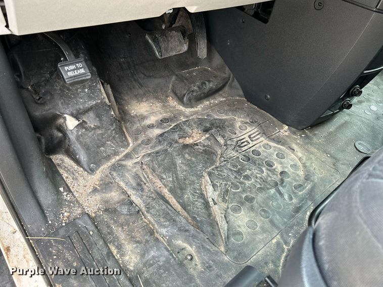 image for item NQ9840 2010 Dodge Grand Caravan  van