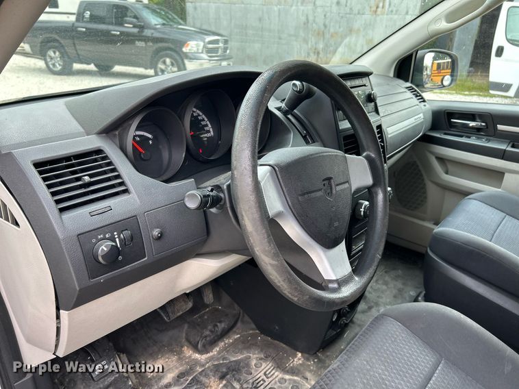 image for item NQ9840 2010 Dodge Grand Caravan  van