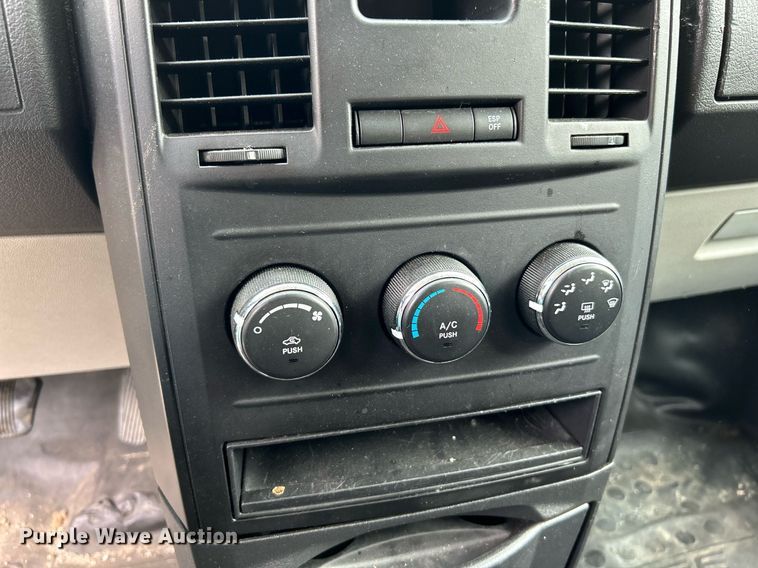 image for item NQ9840 2010 Dodge Grand Caravan  van