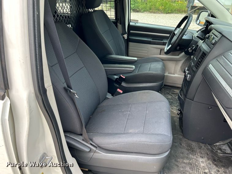 image for item NQ9840 2010 Dodge Grand Caravan  van